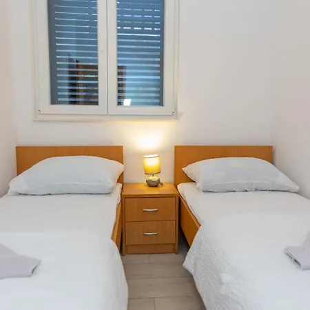 Апартаменты Luxury Milas, Omis - Jesenice Есенице
